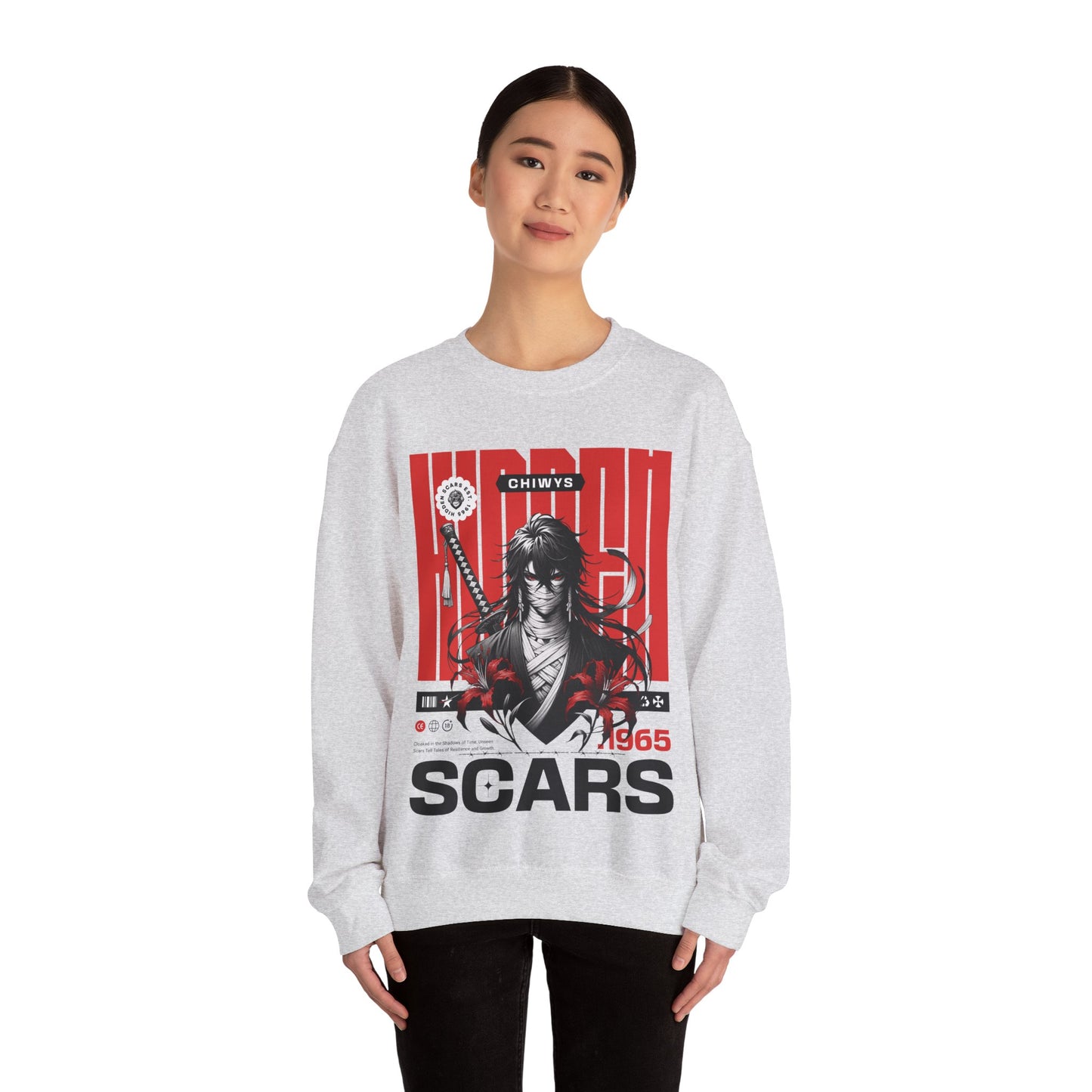 Chica con Sudadera unisex con cuello redondo Heavy Blend™ Samurai color Gris.