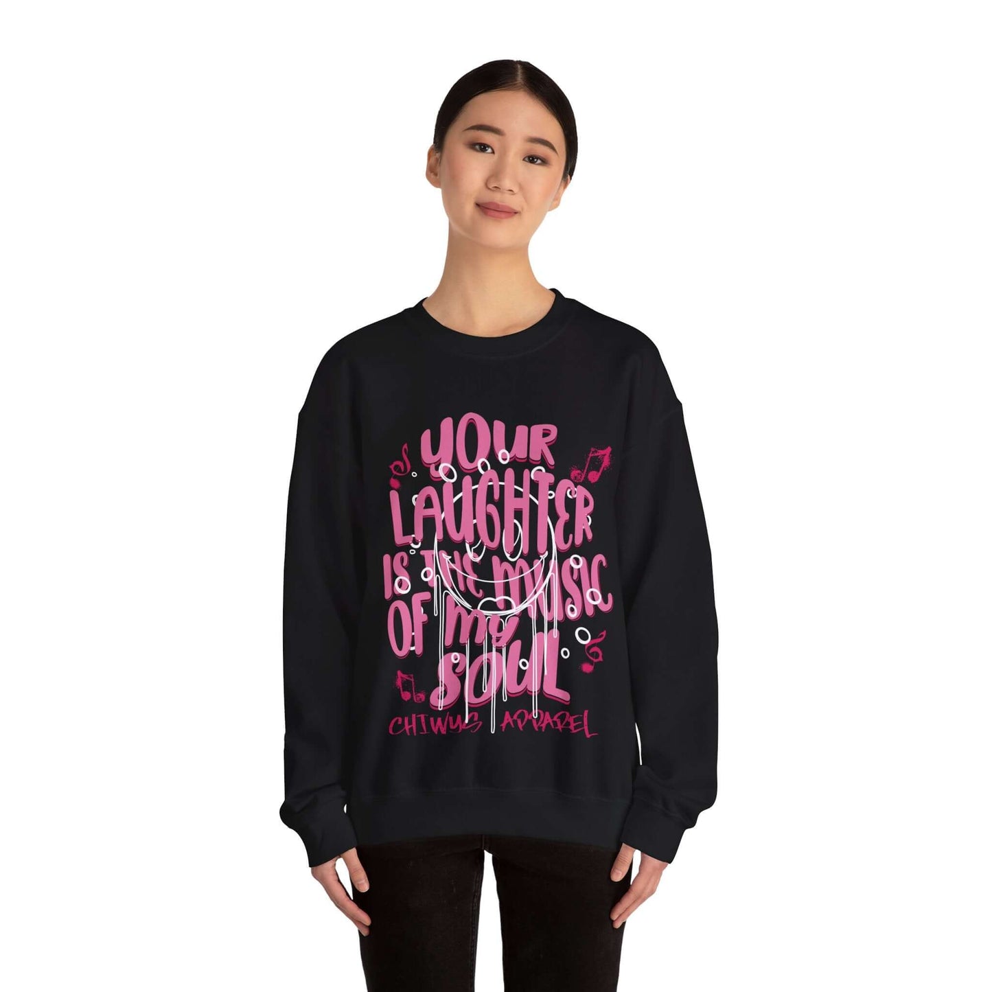 Chica con sudadera de Tu risa es Música para mi alma