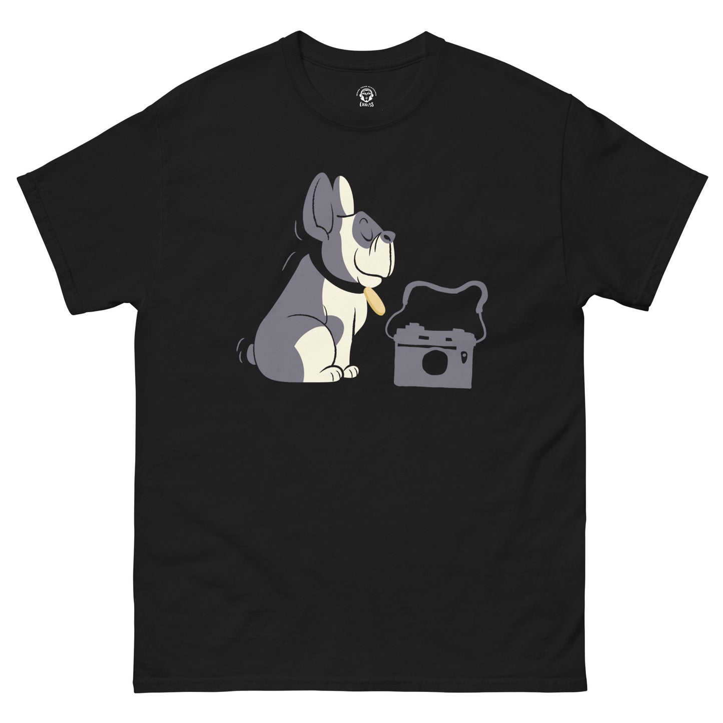Camiseta clásica unisexAmantes a la fotografia y a los perrosLa camiseta clásica unisex 100% algodón te ayuda a conseguir una imagen más estructurada. Queda muy bien, mantiene las líneas rectas en los bordes y queda genial con outfits por capas. Además, ¡