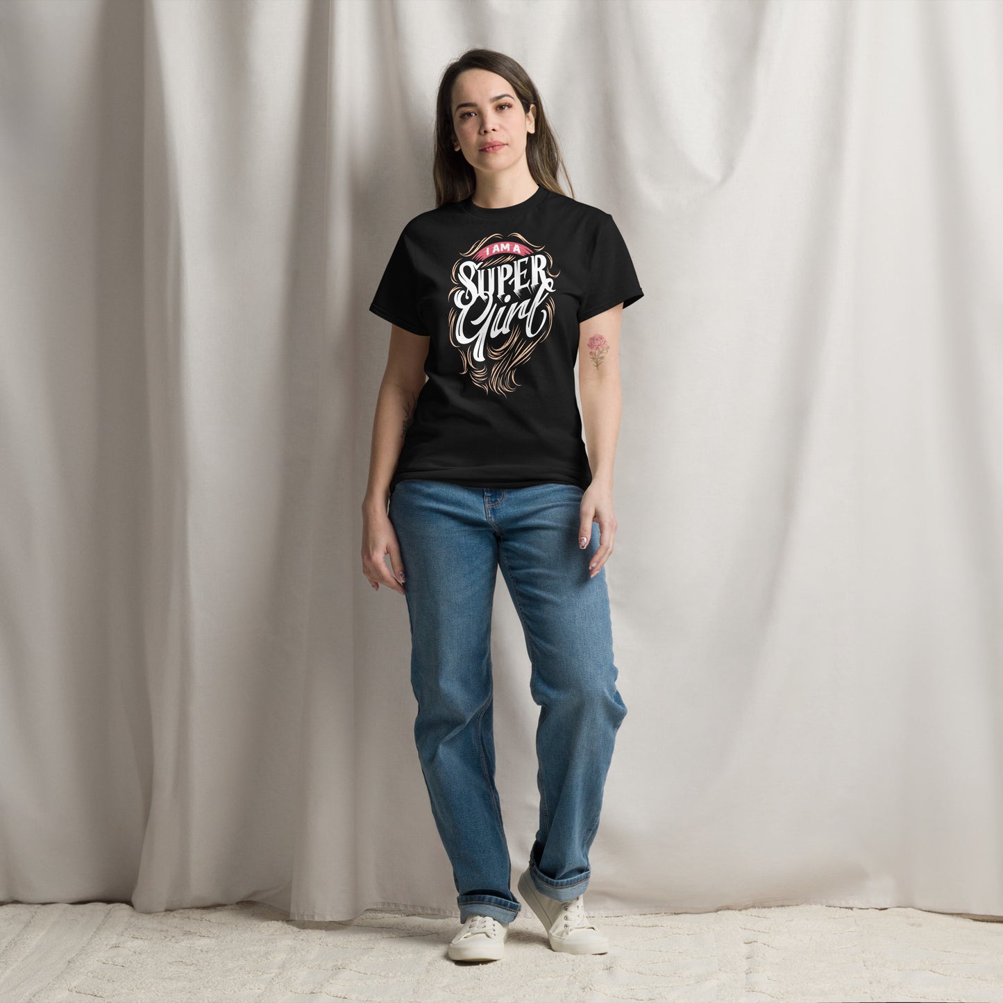 Camiseta clásica unisexSuper girl, diseño fresco y a la moda, estilo urbano y actual para llevar con unos vaqueros o un pantalon corto.