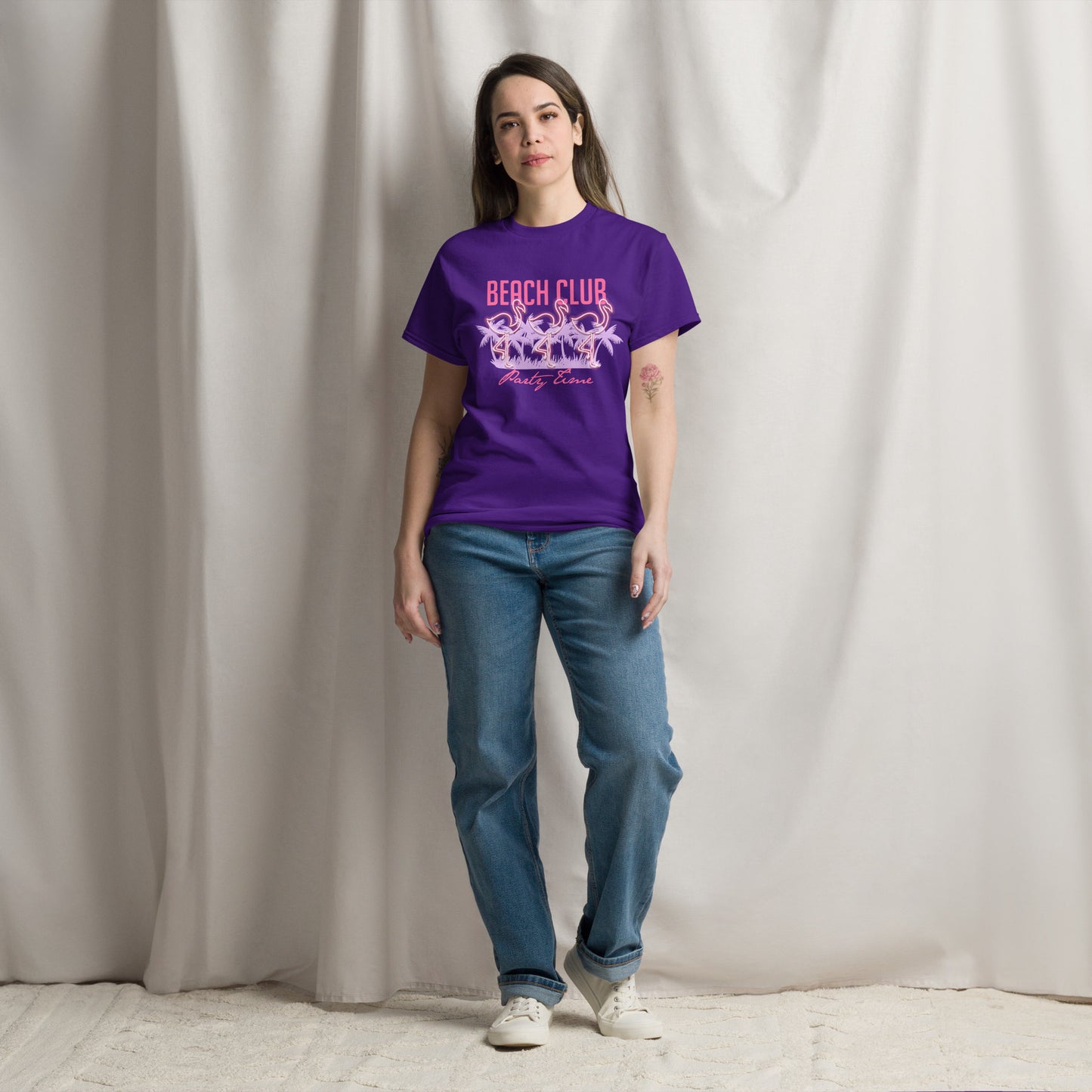 La camiseta clásica unisex 100% algodon,Queda muy bien, mantiene las líneas rectas en los bordes y queda genial con outfits por capas. Además, ¡ahora está muy de moda! • 100% algodón • El tono Sport Grey e
