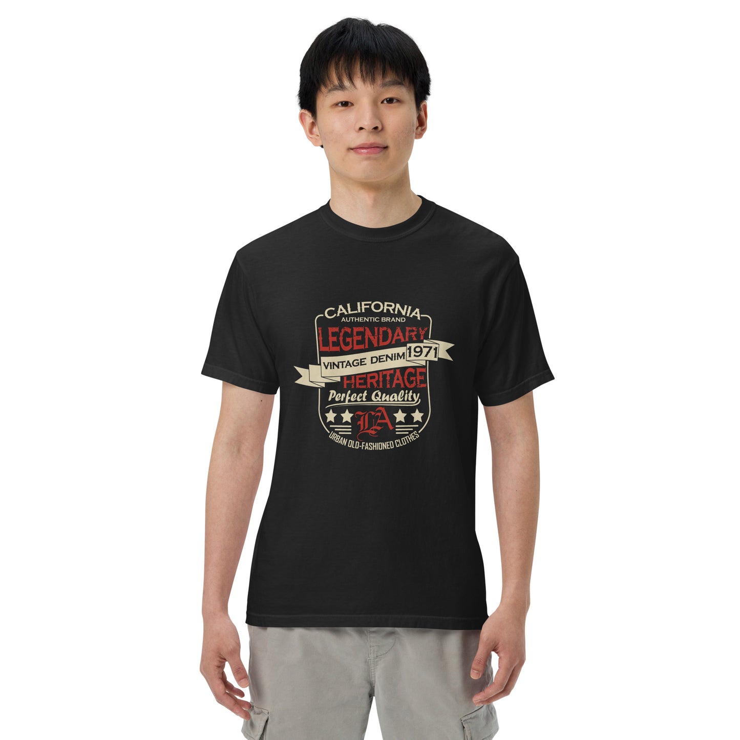 Camiseta gruesa teñida unisex Vitange Universite. Si estás buscando una camiseta gruesa y estructurada que además sea supersuave y transpirable, ¡no busques más! La camiseta, teñida en tejido de alto gramaje, cumple todos los requisitos y está hecha 100%