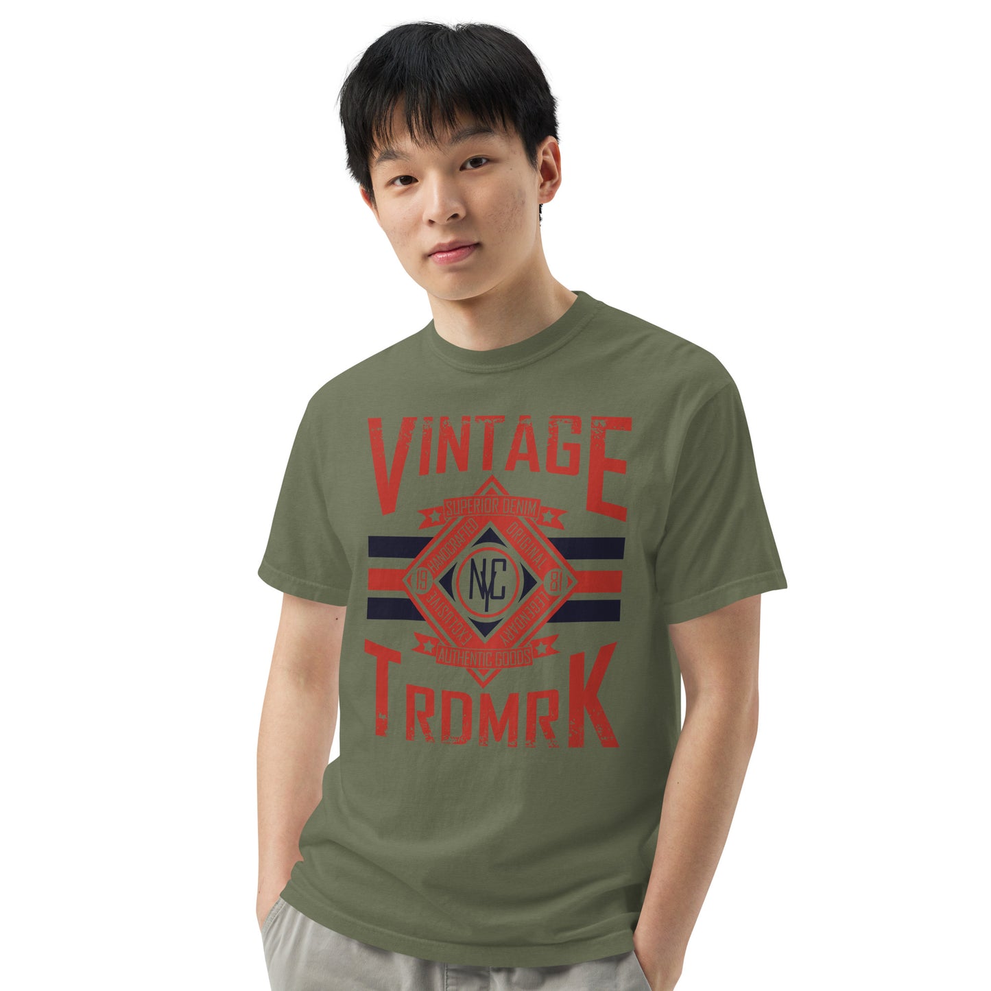 Camiseta gruesa teñida unisex Urbano. Si estás buscando una camiseta gruesa y estructurada que además sea supersuave y transpirable, ¡no busques más! La camiseta, teñida en tejido de alto gramaje, cumple todos los requisitos y está hecha 100% de algodón h