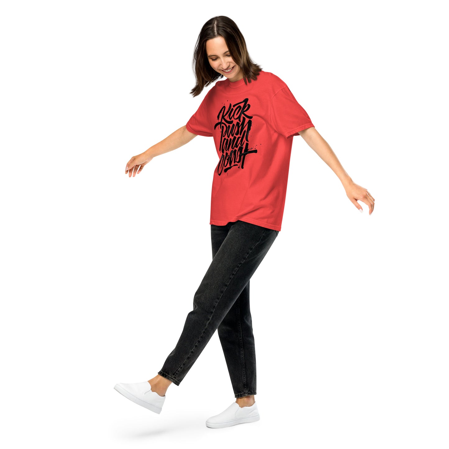Camiseta gruesa teñida unisex Kick Push And Coast. Si estás buscando una camiseta gruesa y estructurada que además sea supersuave y transpirable, ¡no busques más! La camiseta, teñida en tejido de alto gramaje, cumple todos los requisitos y está hecha 100%