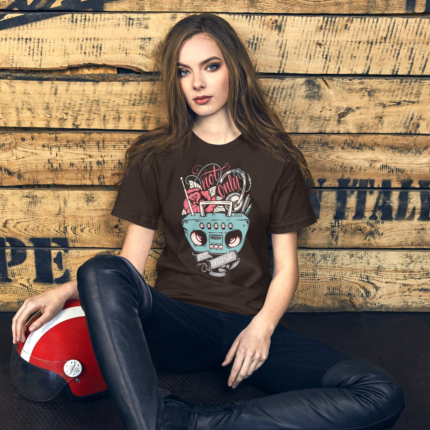 Camiseta de manga corta unisex Anime. Esta camiseta es todo lo que has soñado y más. Es suave y ligera, con la cantidad justa de elasticidad. Además, es cómoda y realza la figura de todo el que la lleva puesta. • 100% algodón peinado e hilado en anillo (l