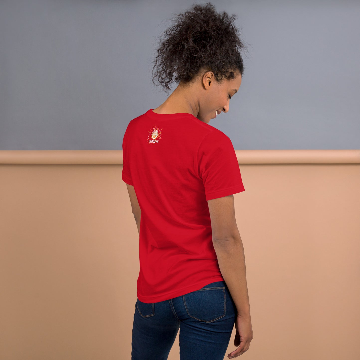 Camiseta Money Friend Money Friend Forever. Esta camiseta es todo lo que has soñado y más. Es suave y ligera, con la cantidad justa de elasticidad. Además, es cómoda y realza la figura de todo el que la lleva puesta. • 100% algodón peinado e hilado en ani