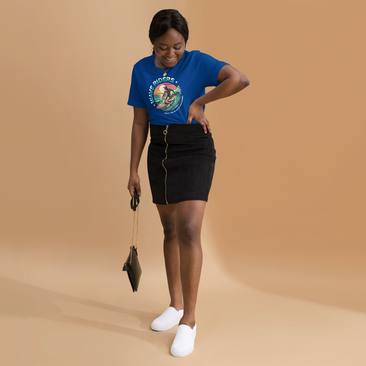 Camiseta de manga corta unisex Anime. Esta camiseta es todo lo que has soñado y más. Es suave y ligera, con la cantidad justa de elasticidad. Además, es cómoda y realza la figura de todo el que la lleva puesta. • 100% algodón peinado e hilado en anillo (l