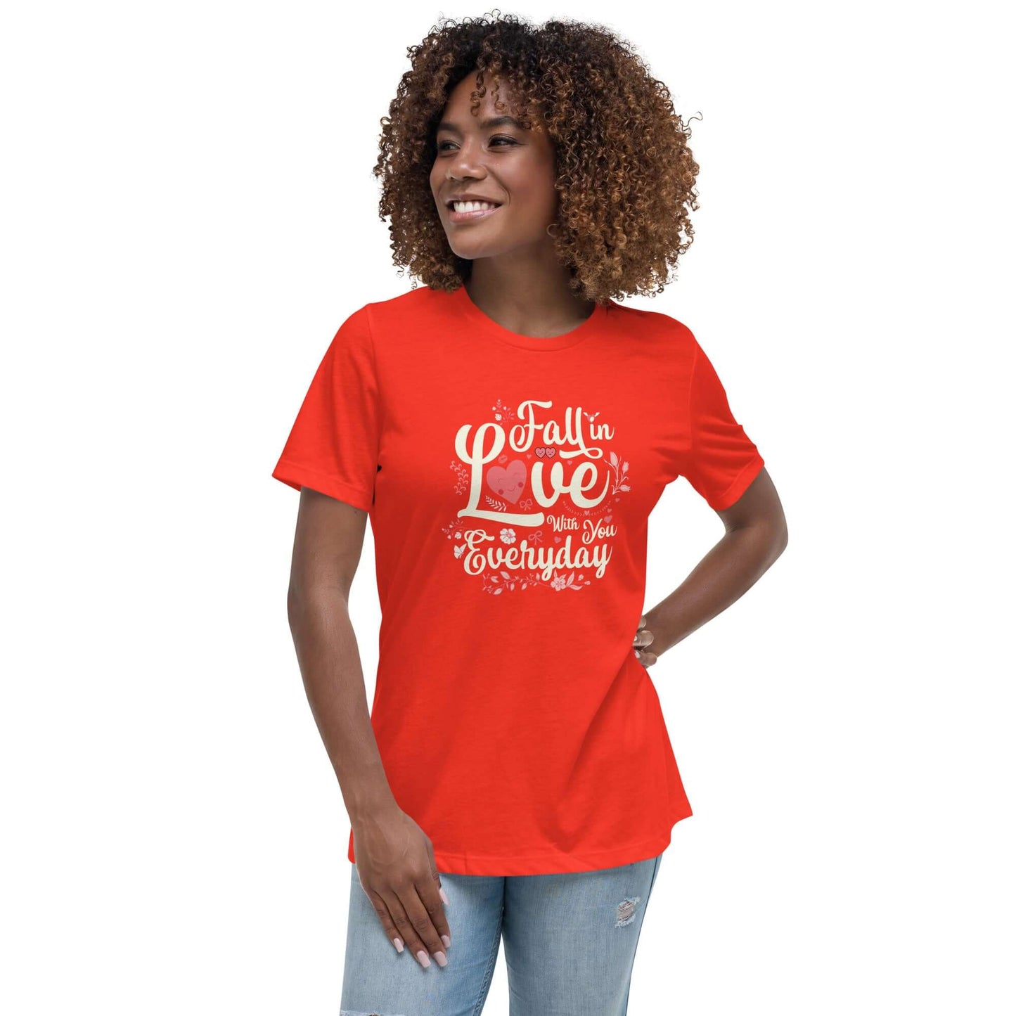 Camiseta Fall in Love Fall In Love. Esta podría ser la camiseta más suave y cómoda que puedas encontrar. Combina su ajuste relajado y su tacto sedoso con unos vaqueros para crear el look casual perfecto, o póntela con una chaqueta blazer y pantalones de v