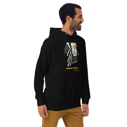 Hombre usando sudadera con capucha unisex negra, con diseño gráfico y bolsillo frontal.