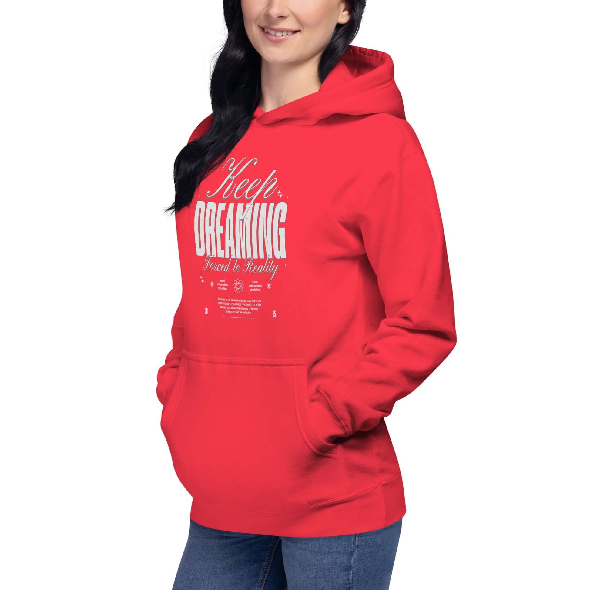 Sudadera con capucha Keep Dreaming en color rojo, con diseño atractivo y bolsillo frontal, ideal para el streetwear.